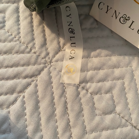 Cyn & Luca Swimsuit Top - Picture 6 of 6